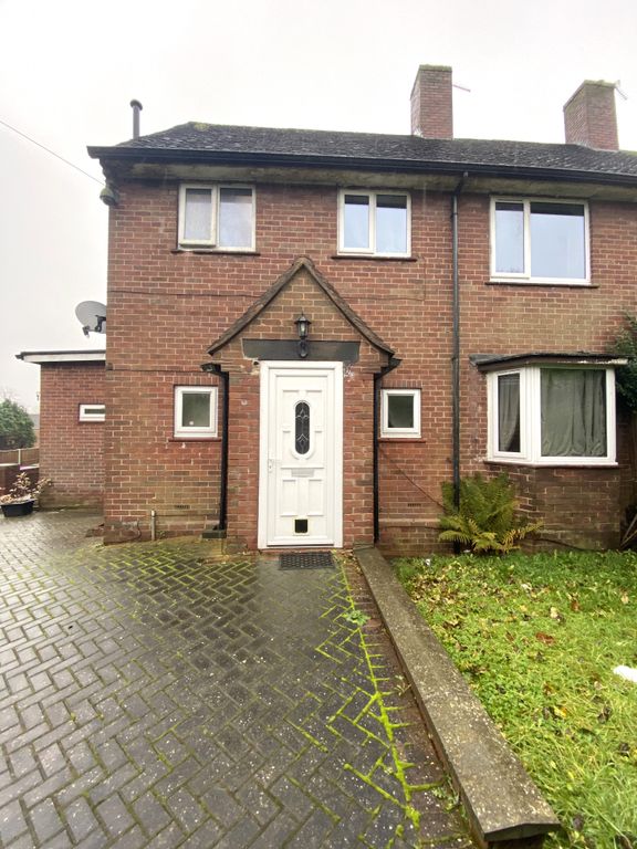 3 bed semi-detached house for sale in Mount Road, Telford TF4, £200,000