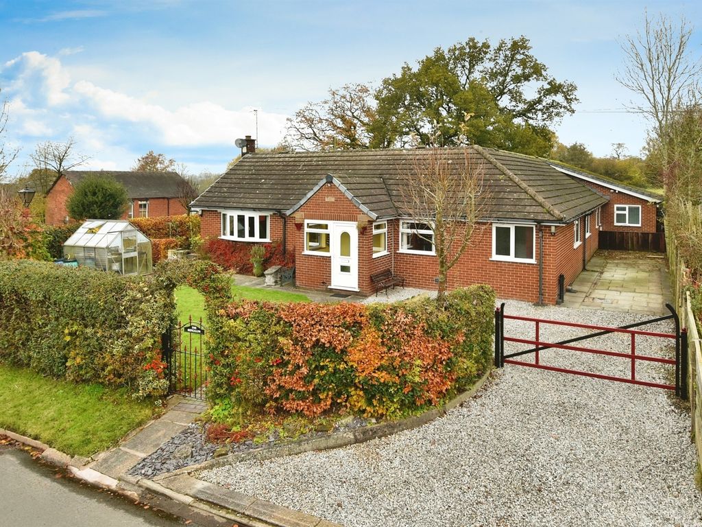 5 bed detached bungalow for sale in Moss Lane, Cheadle, Stoke-On-Trent ST10, £525,000