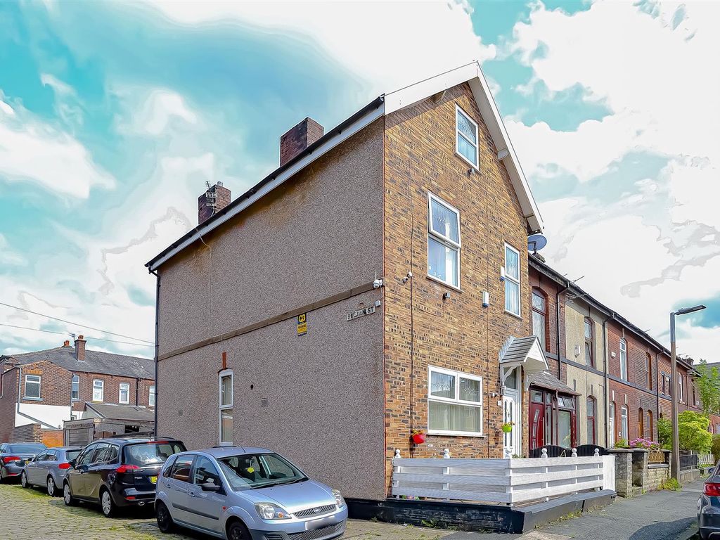 4 bed property for sale in Brierley Street, Bury BL9, £270,000