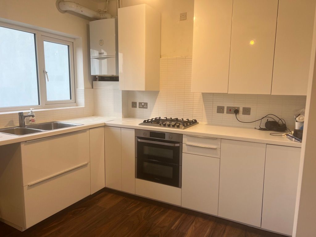 4 bed terraced house to rent in Alverstone Gardens, London SE9, £2,400 pcm