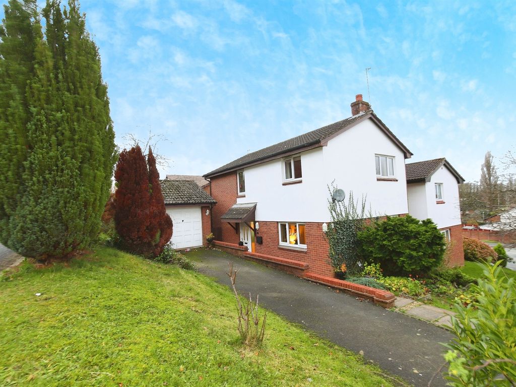 3 bed detached house for sale in Applefield, Northwich CW8, £280,000