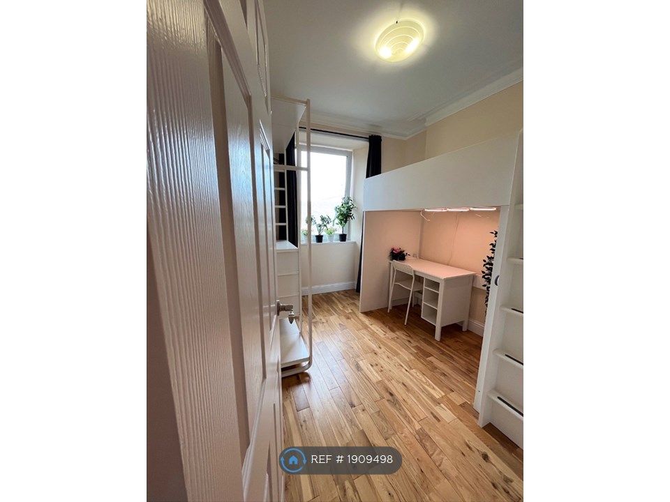 Room to rent in Causewayside, Edinburgh EH9, £850 pcm