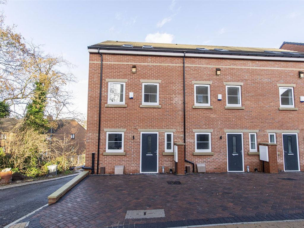 New home, 4 bed property for sale in Leith Grove, Chesterfield S41, £285,000