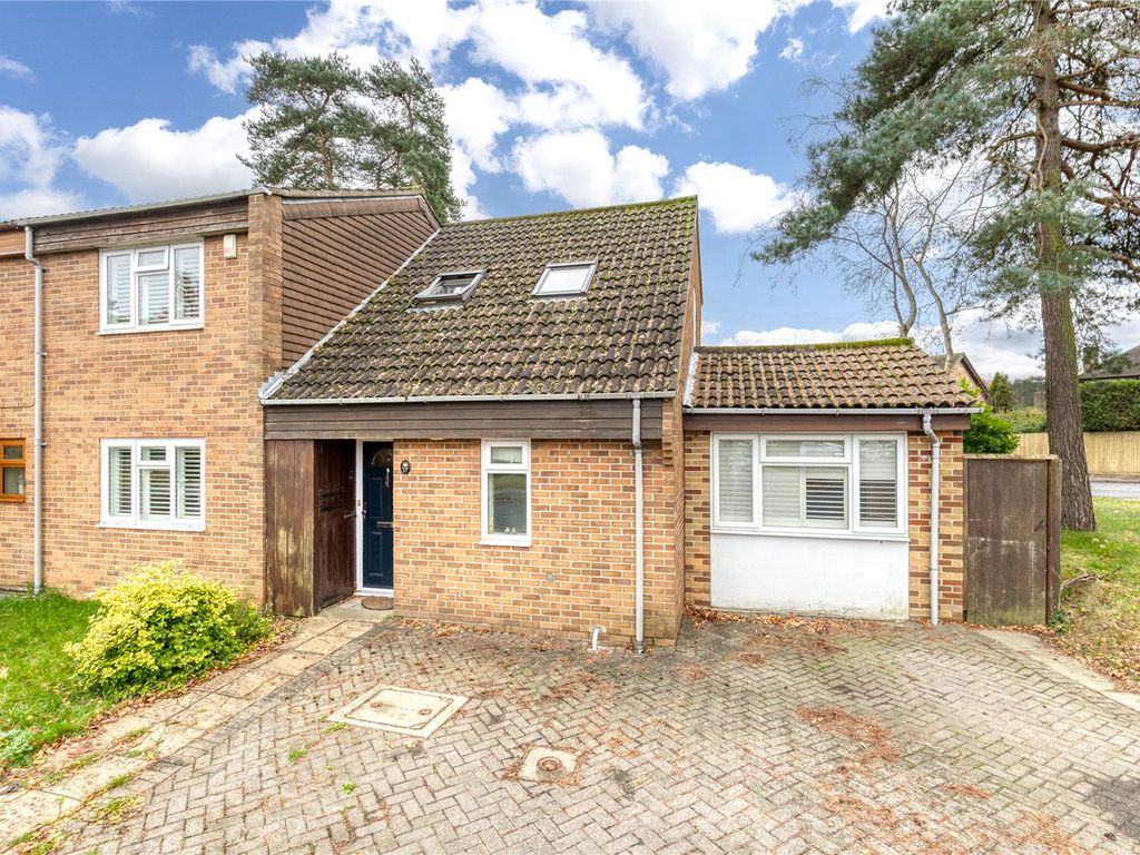 3 bed end terrace house for sale in Fencote, Crown Wood, Bracknell, Berkshire RG12, £400,000