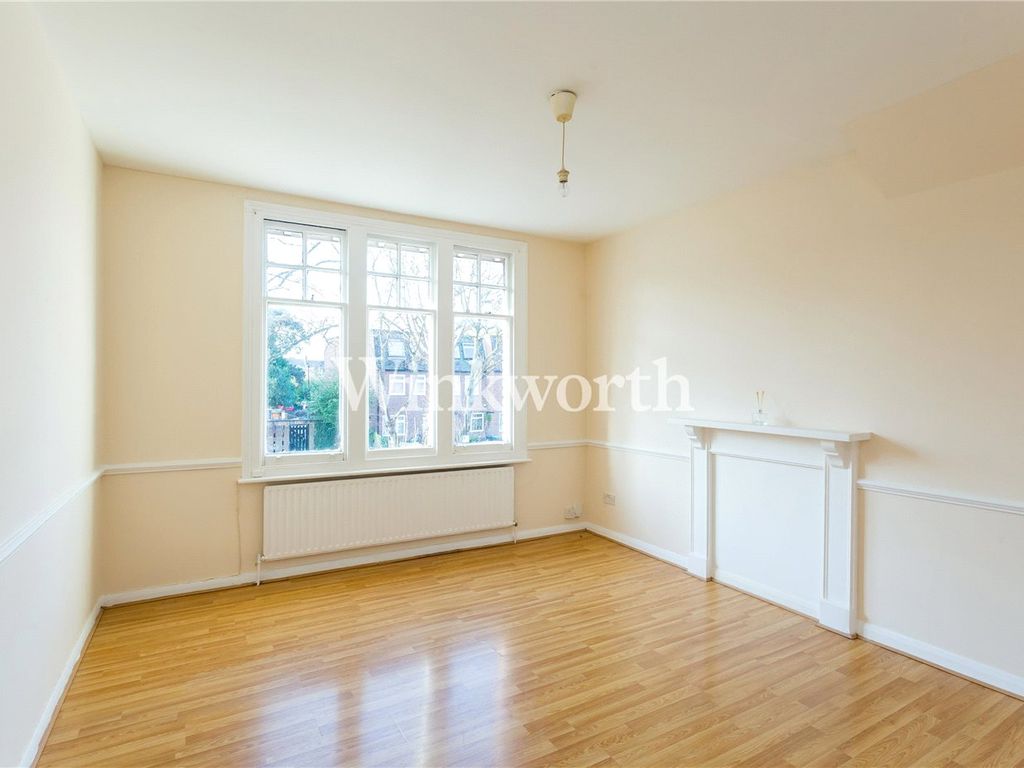 2 bed flat for sale in Palmerston Road, London, London, London N22, £360,000