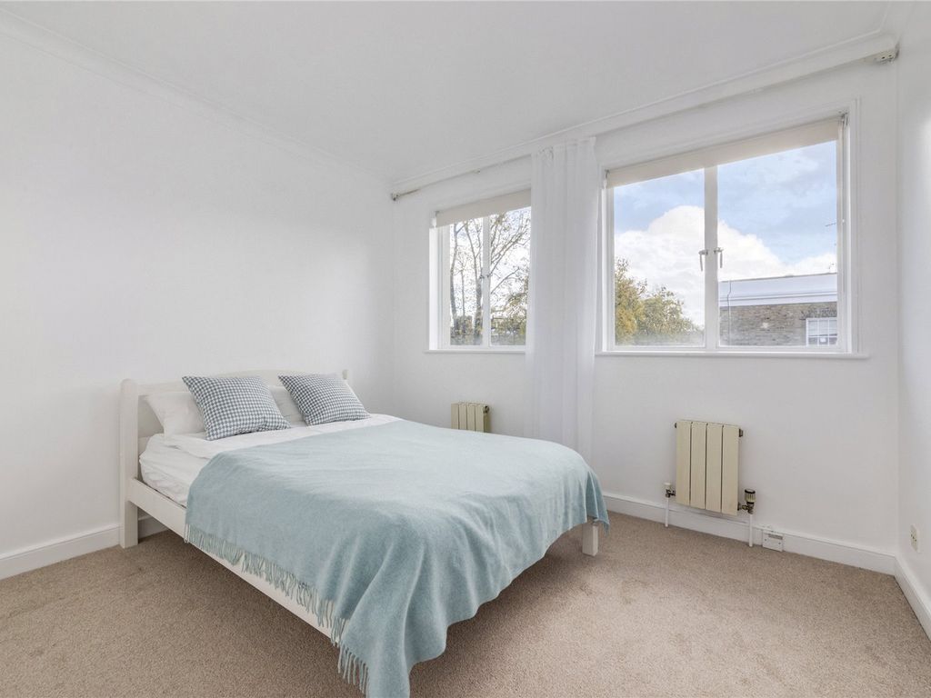 2 bed flat for sale in Gibson Square, Barnsbury N1, £650,000