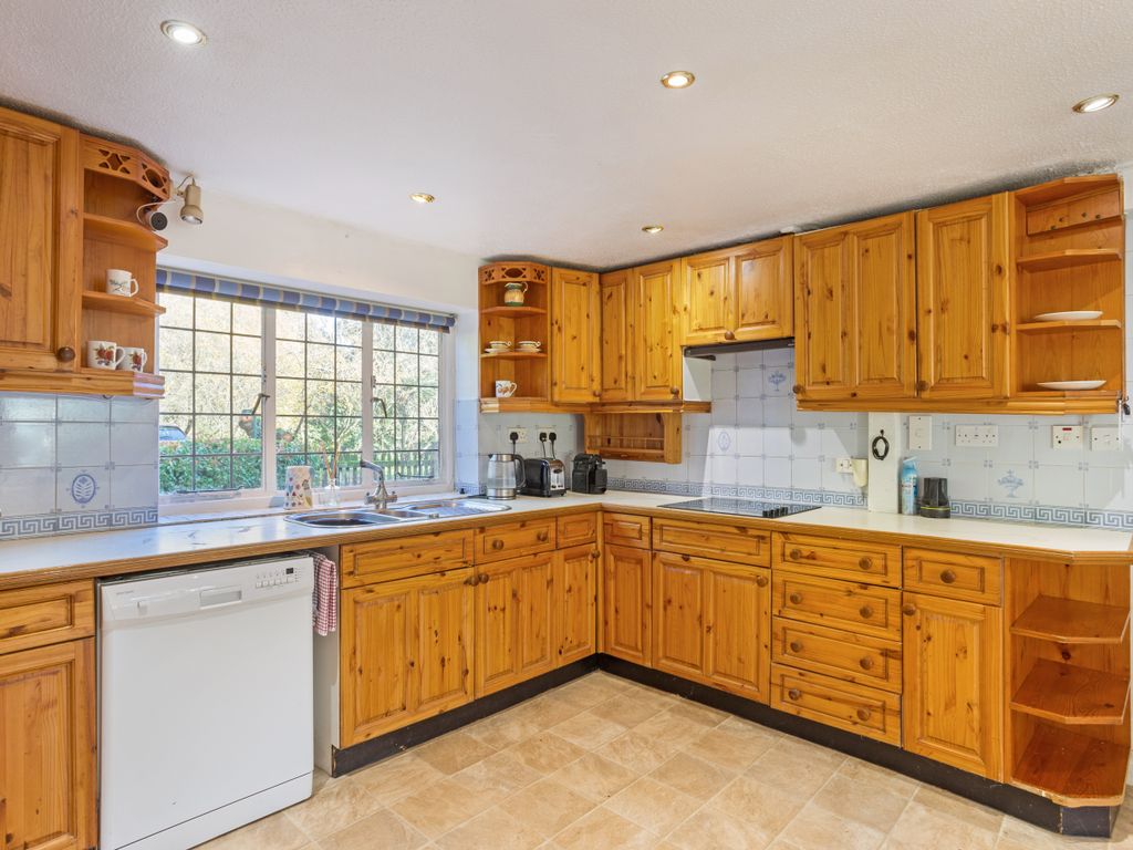 4 bed semi-detached house for sale in Byles Green, Reading RG7, £800,000