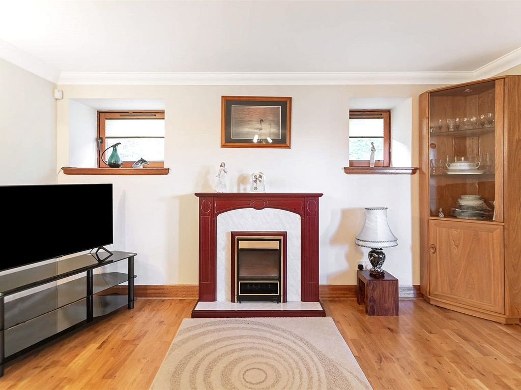1 bed flat for sale in Middlepenny Road, Langbank, Port Glasgow PA14, £160,000