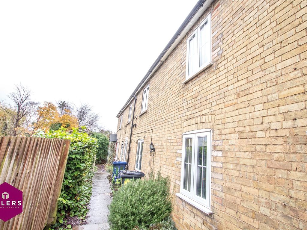 3 bed terraced house for sale in Ermine Street, Caxton, Cambridge CB23, £275,000