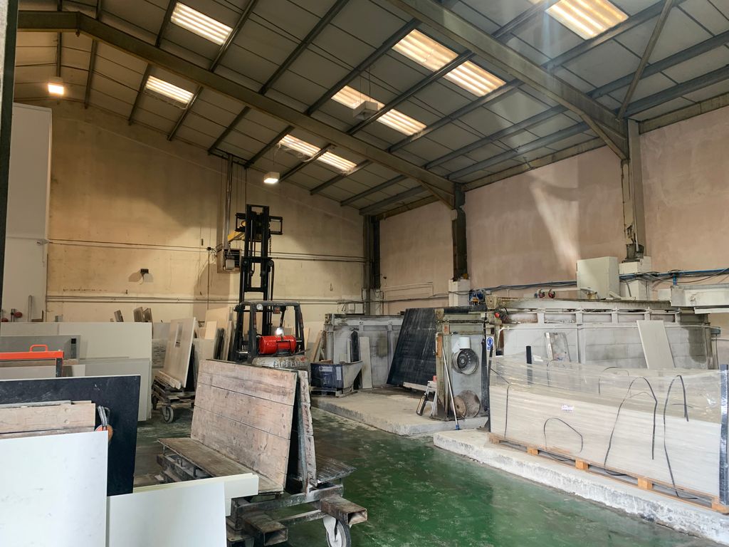 Warehouse to let in London Road, Bishop's Stortford CM23, Non quoting