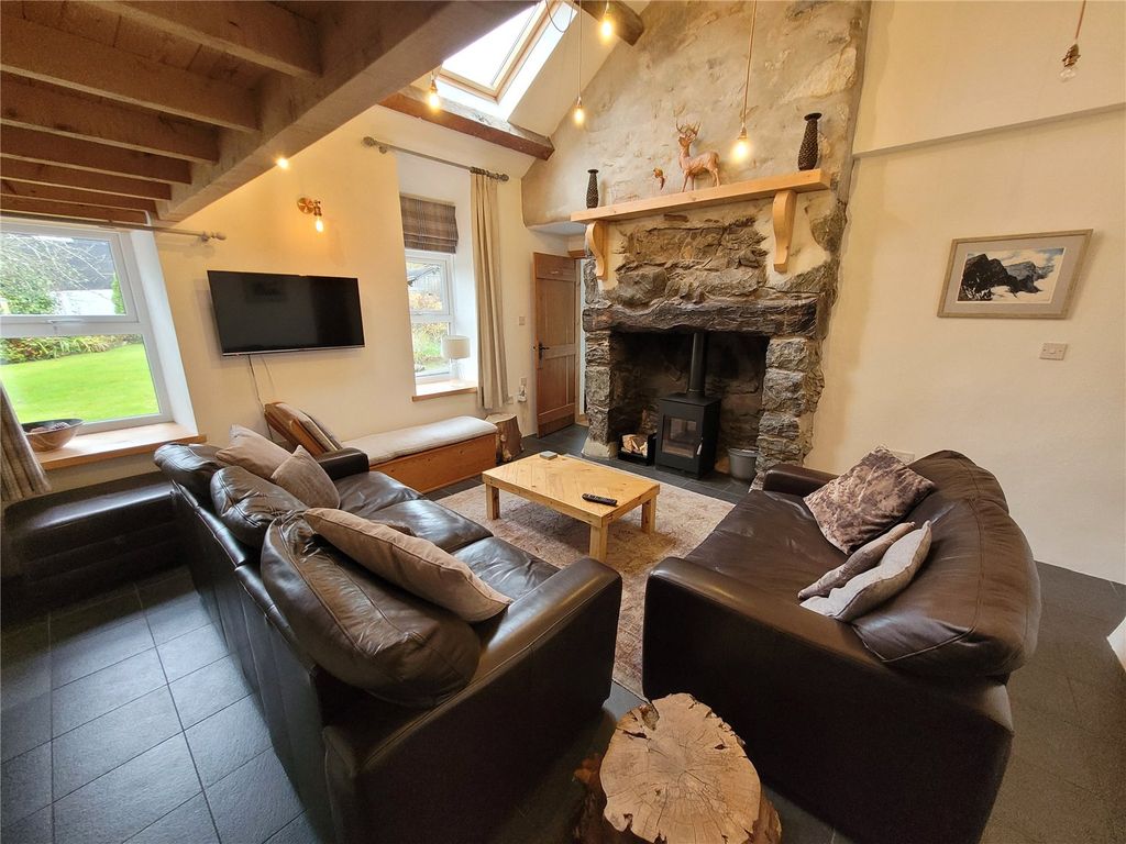3 bed cottage for sale in Waunfawr, Caernarfon, Gwynedd LL55, £425,000