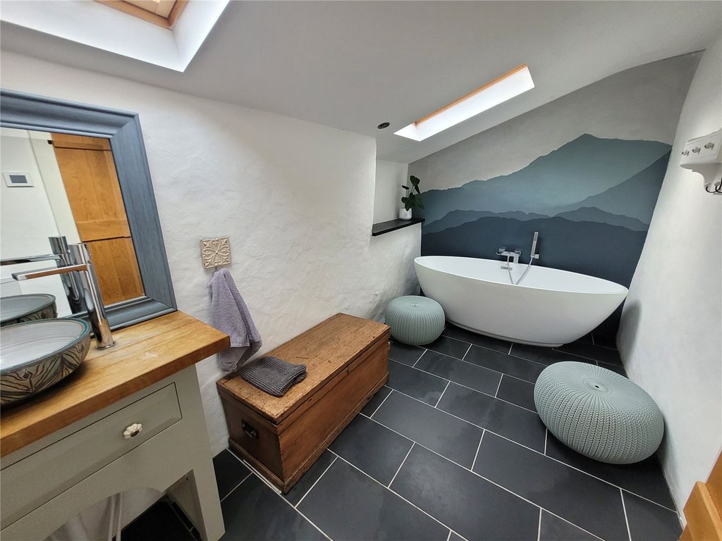 3 bed cottage for sale in Waunfawr, Caernarfon, Gwynedd LL55, £425,000