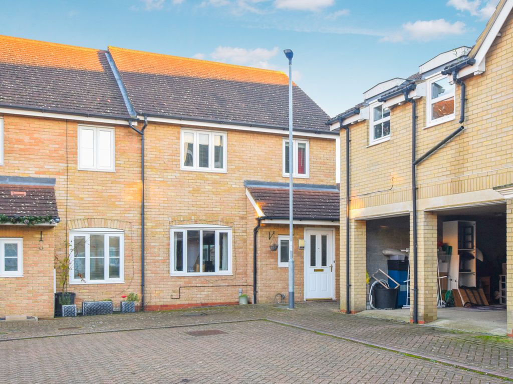 3 bed end terrace house for sale in The Shrubbery, Huntingdon PE29, £132,500