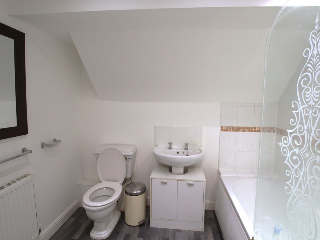 2 bed flat for sale in Shaw Lane, Prescot L35, £90,000