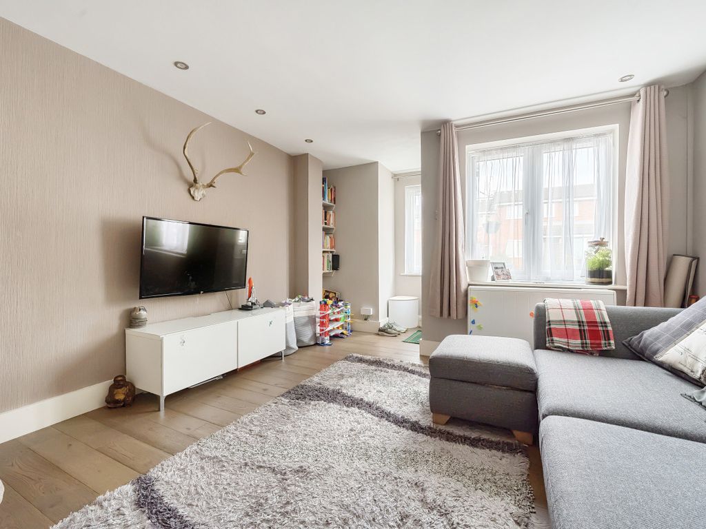 1 bed detached house for sale in Redwood Way, Barnet EN5, £335,000