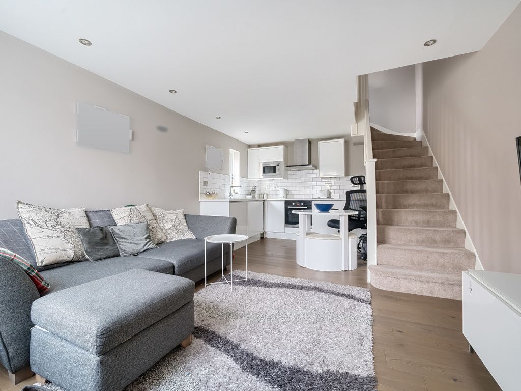 1 bed detached house for sale in Redwood Way, Barnet EN5, £335,000