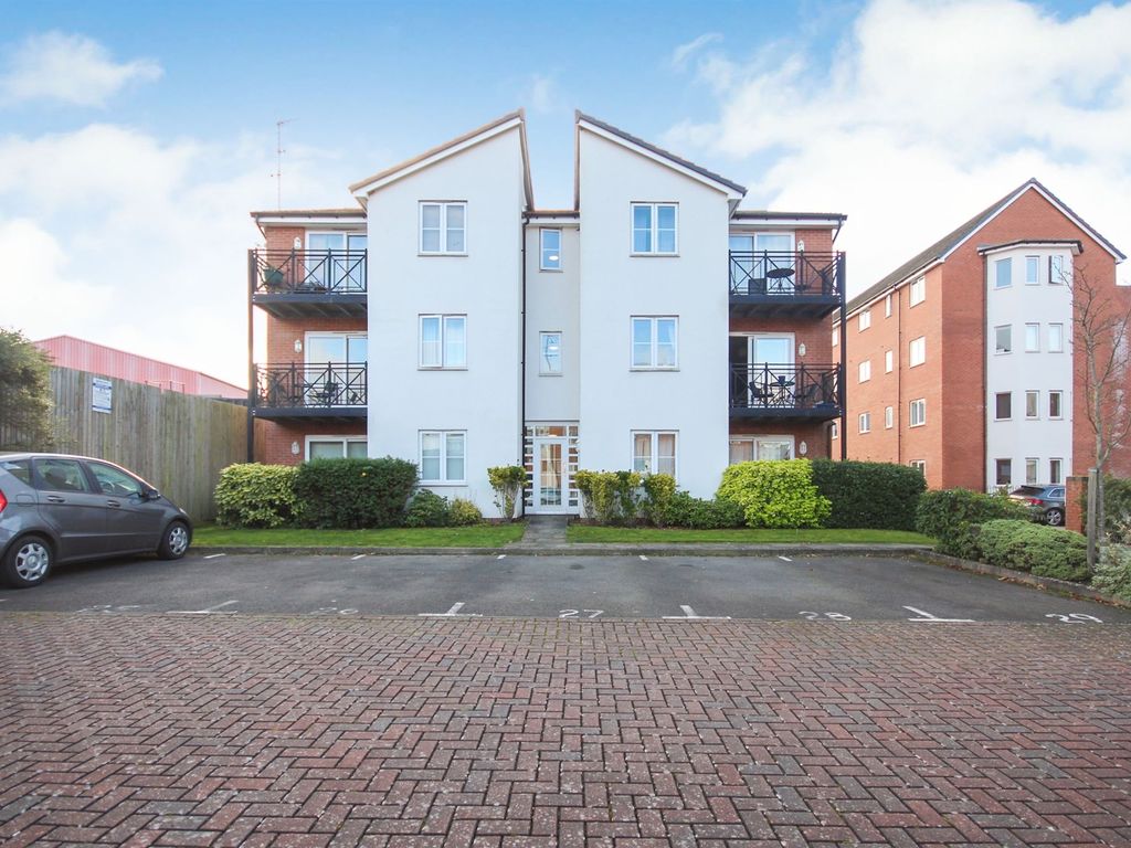 1 bed flat for sale in Poppleton Close, City Centre, Coventry CV1, £130,000