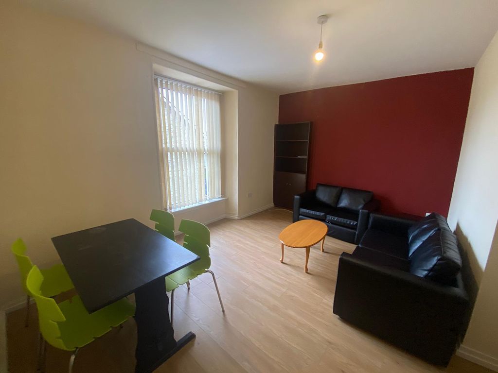 3 bed flat to rent in 37C, Step Row, Dundee DD2, £1,125 pcm