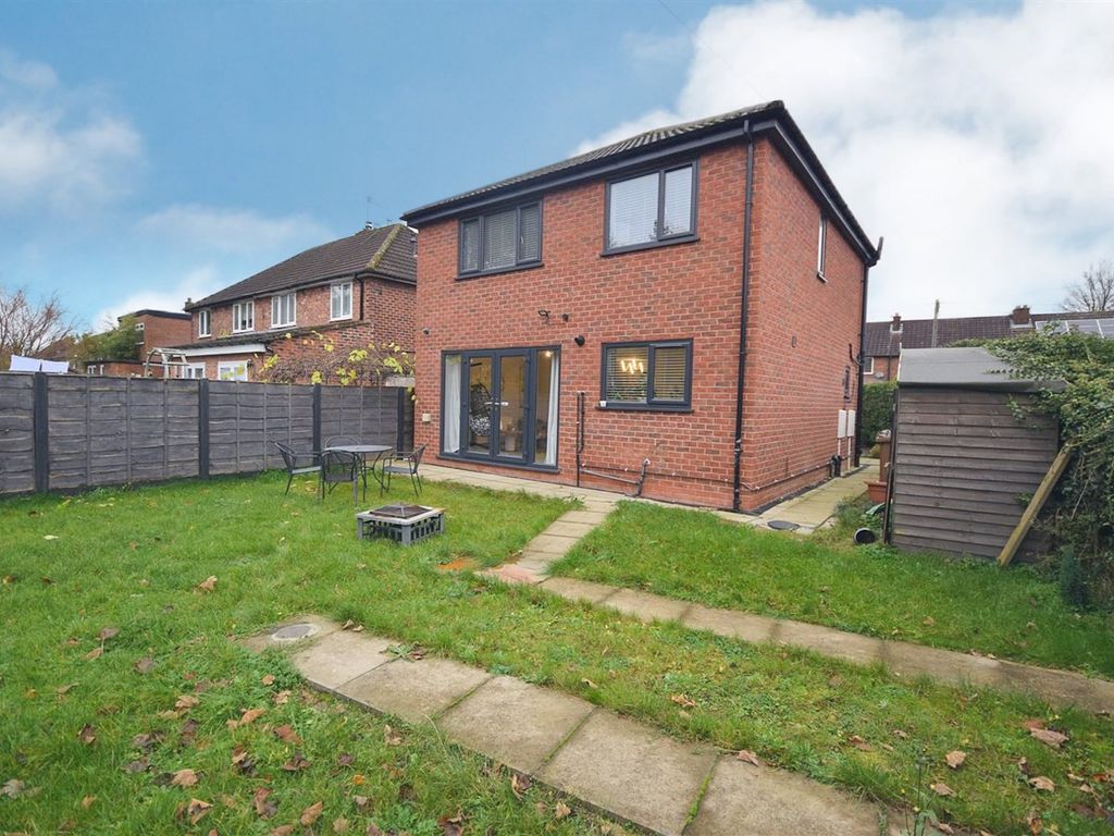 3 bed detached house for sale in Brookfield Road, Cheadle SK8, £440,000