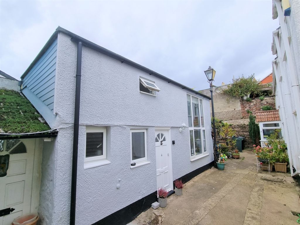 Studio to rent in Sampsons Cottages Brook Street, Dawlish, Devon EX7, £600 pcm