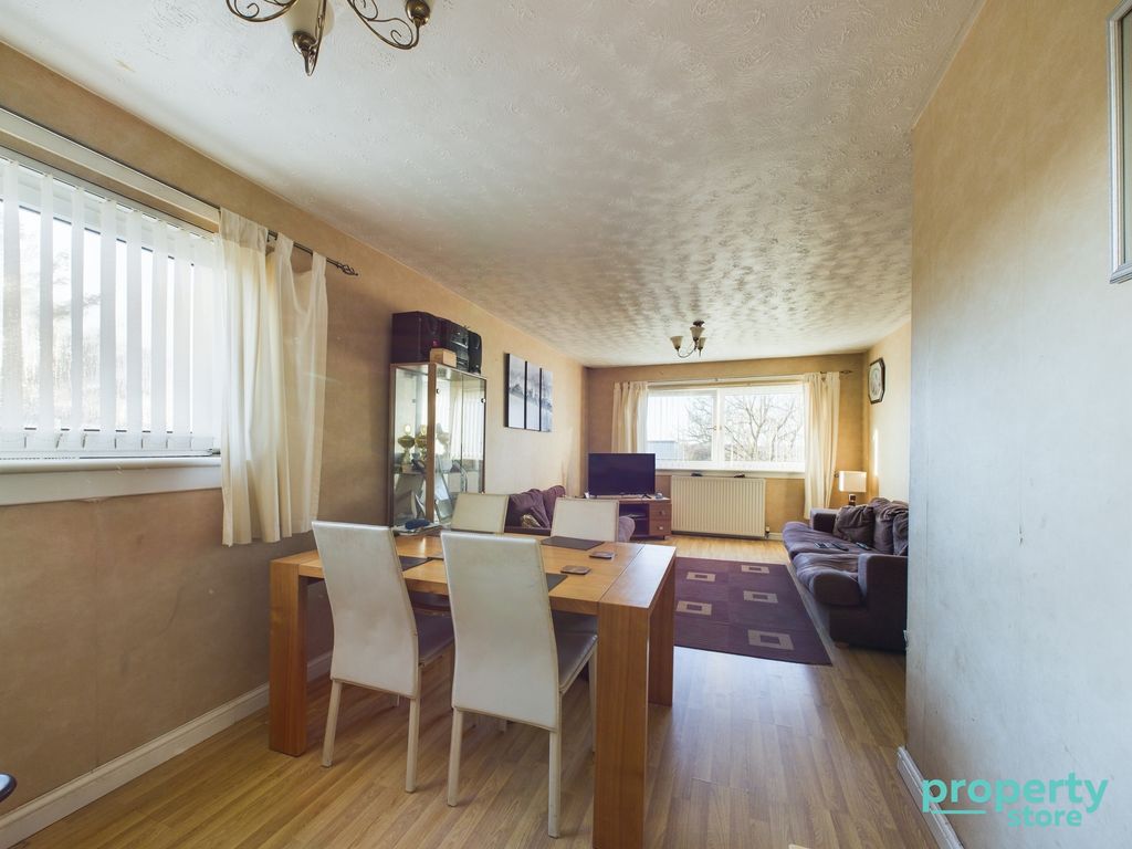 2 bed flat for sale in Sandpiper Drive, East Kilbride, South Lanarkshire G75, £52,000