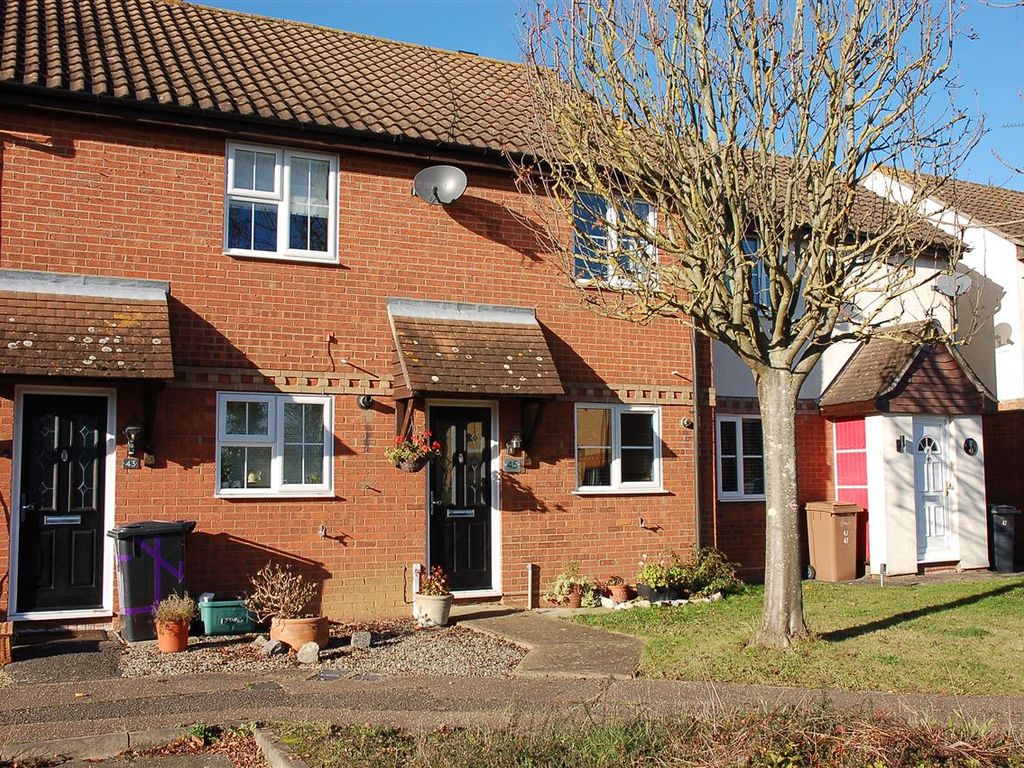 2 bed property for sale in Cusak Road, Springfield, Chelmsford CM2, £325,000