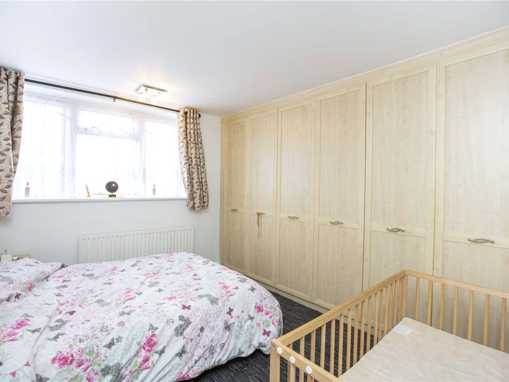 2 bed flat for sale in A Longbridge Road, Barking, Barking IG11, £250,000