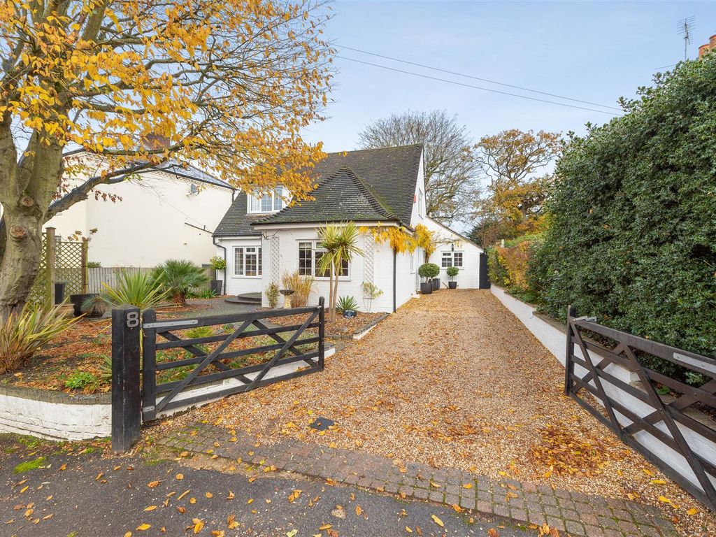 4 bed detached house for sale in Exchange Road, Ascot SL5, £1,000,000