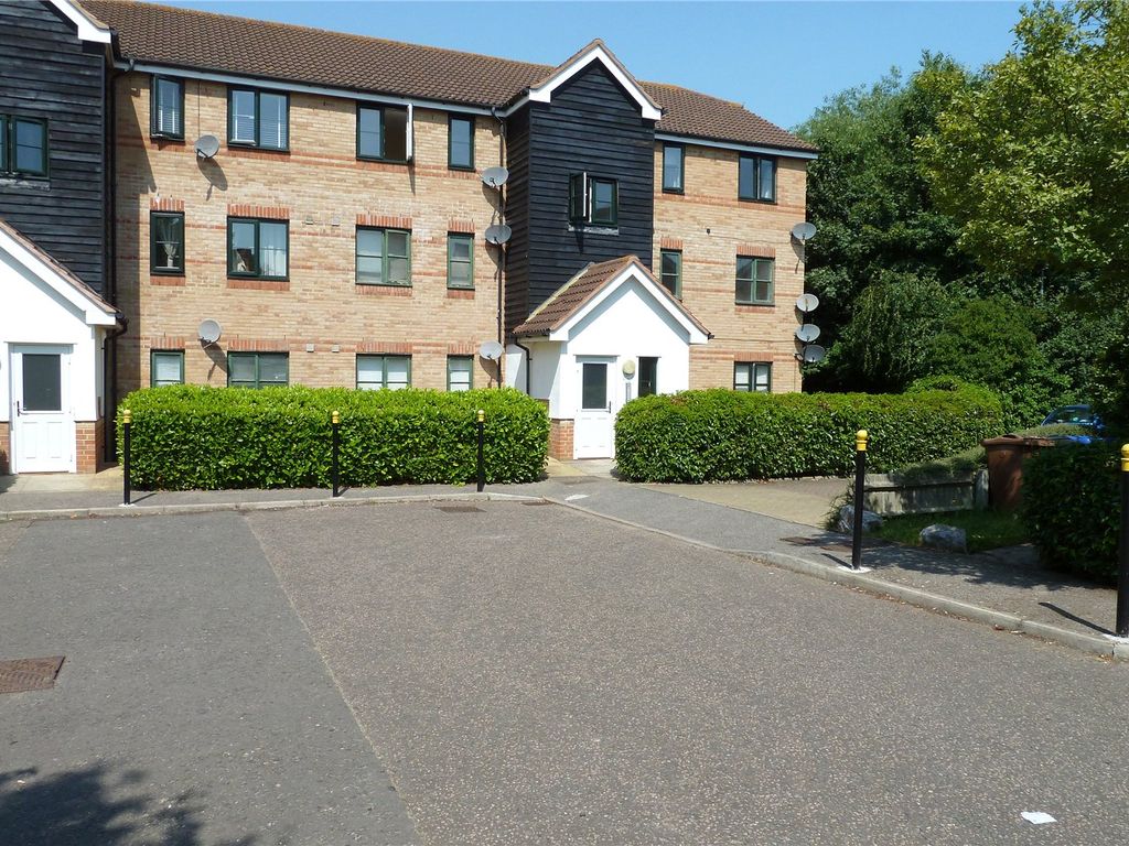 2 bed flat for sale in Bell-Reeves Close, Stanford-Le-Hope SS17, £195,000