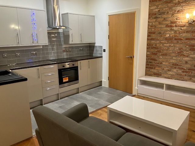 1 bed flat to rent in South Parade, Nottingham NG1, £1,250 pcm