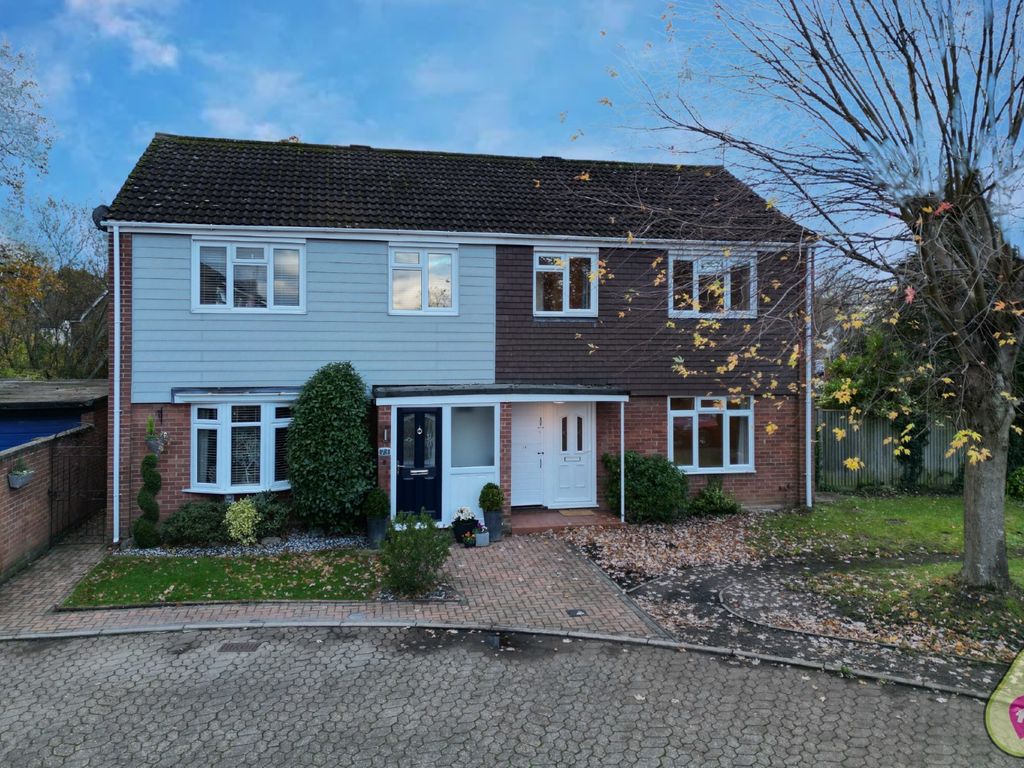 3 bed semi-detached house for sale in Chatsworth Avenue, Winnersh, Wokingham, Berkshire RG41, £375,000