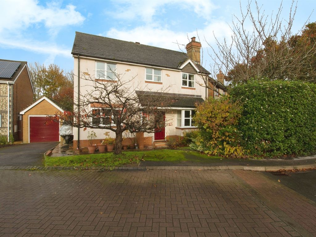 3 bed detached house for sale in Simmance Way, Amesbury, Salisbury SP4, £375,000