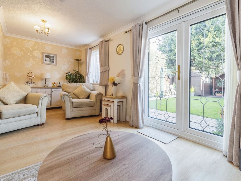 3 bed detached house for sale in Milestone Close, Stevenage SG2, £465,000