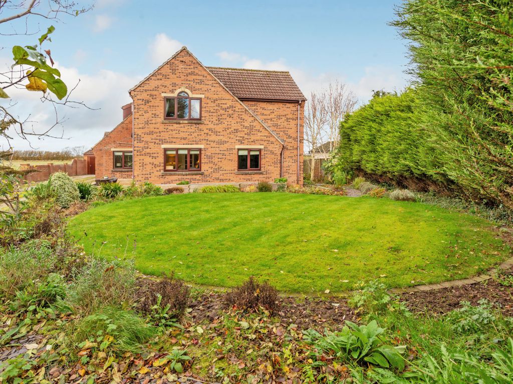 5 bed detached house for sale in Selby Road, Riccall, York YO19, £585,000
