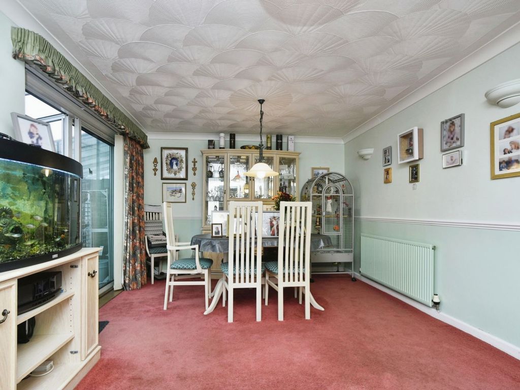4 bed end terrace house for sale in Blackstone Avenue - Eldene, Swindon SN3, £425,000