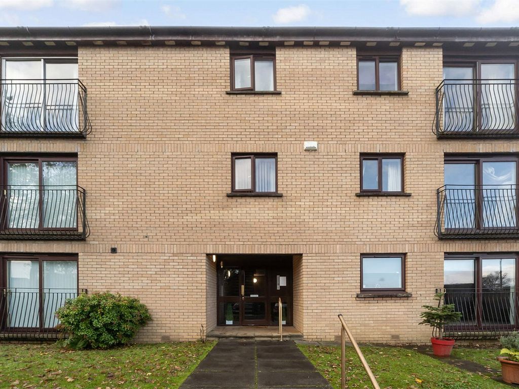 1 bed flat for sale in Nairn Place, Brancumhall, East Kilbride, South Lanarkshire G74, £80,000