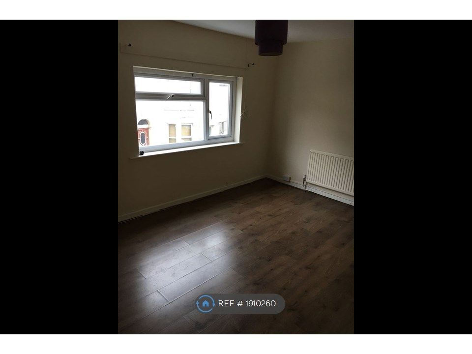 3 bed terraced house to rent in Victoria Parade, Bristol BS5, £1,950 pcm