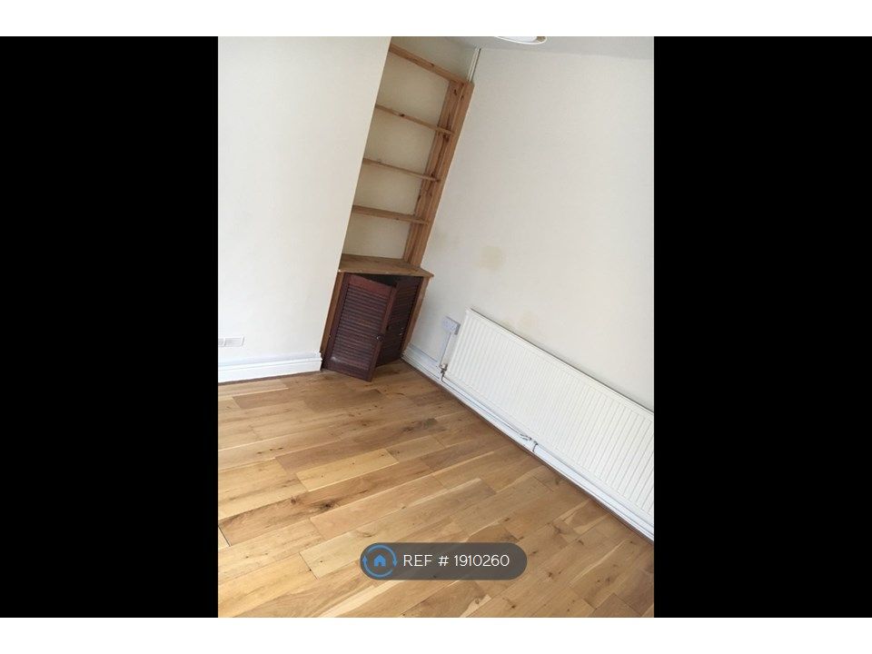 3 bed terraced house to rent in Victoria Parade, Bristol BS5, £1,950 pcm