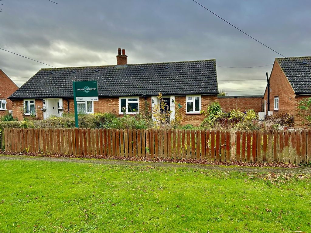 2 bed bungalow for sale in Francis Road, Hinxworth, Baldock SG7, £275,000