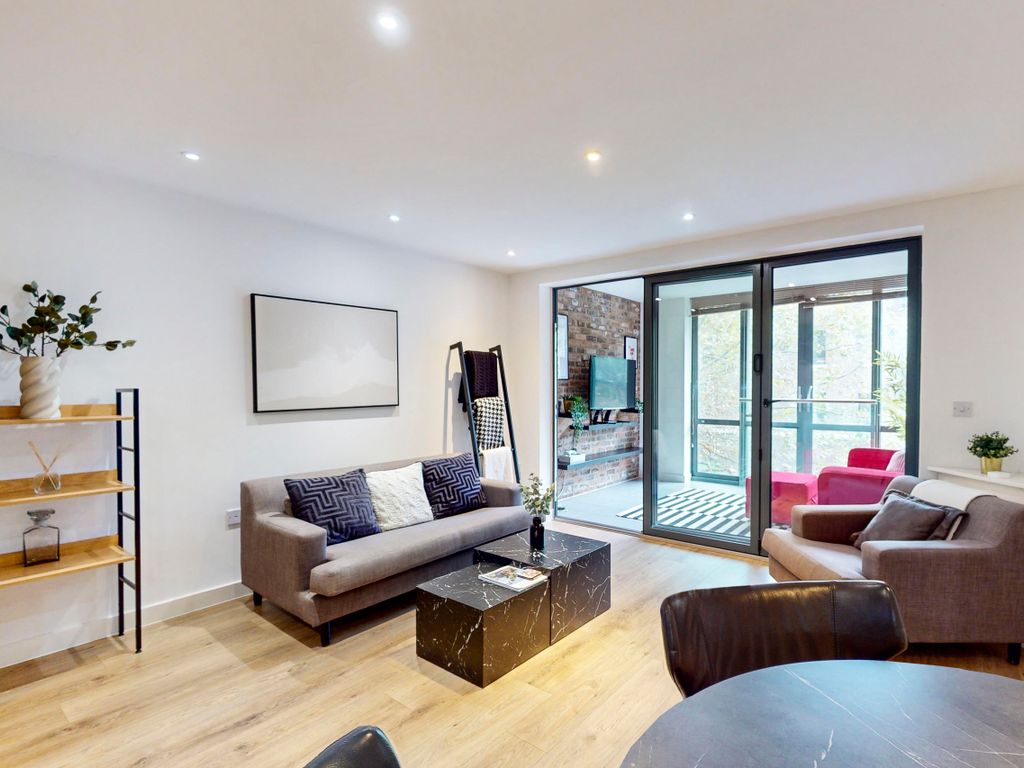 2 bed flat to rent in Grange Road, London SE1, £3,200 pcm