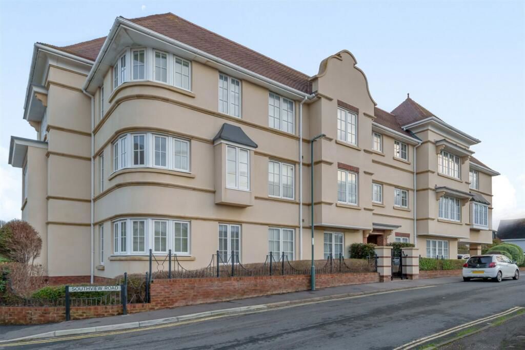 2 bed flat for sale in Southview Road, Felpham, Bognor Regis PO22, £280,000