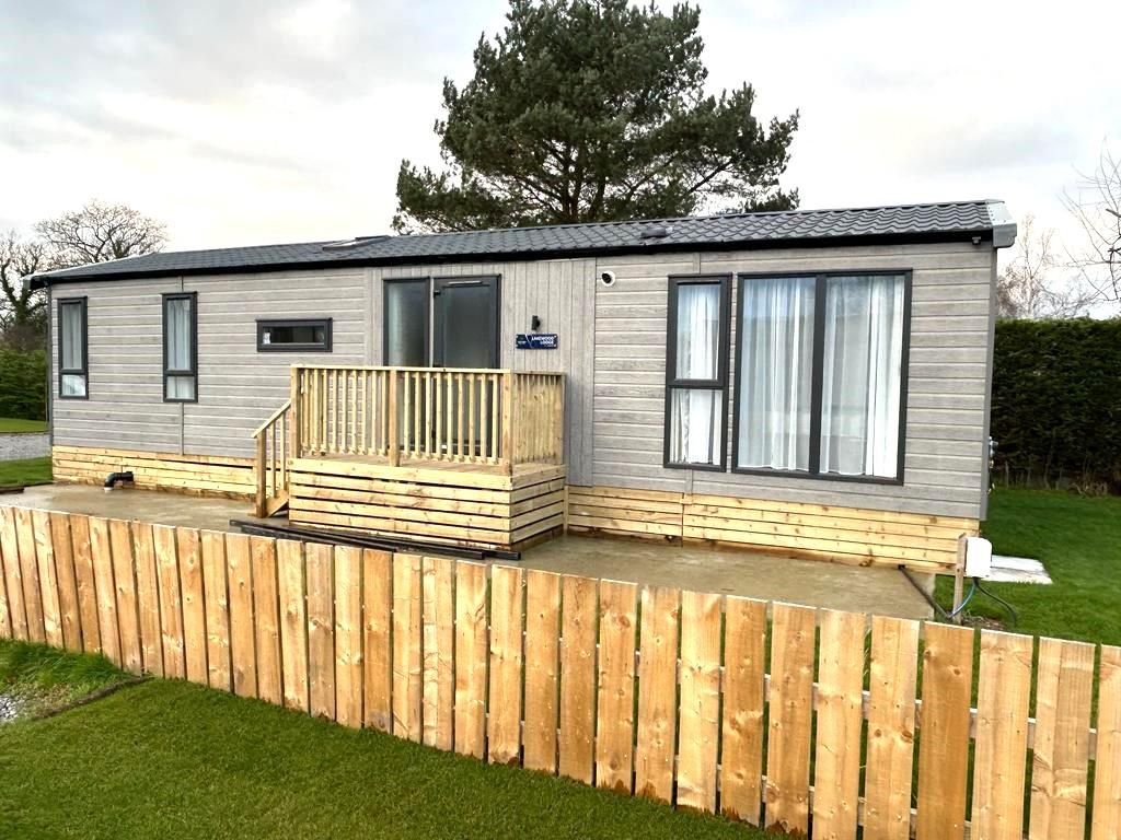 New home, 2 bed mobile/park home for sale in Feoffee Lane, Pocklington, York YO42, £67,000