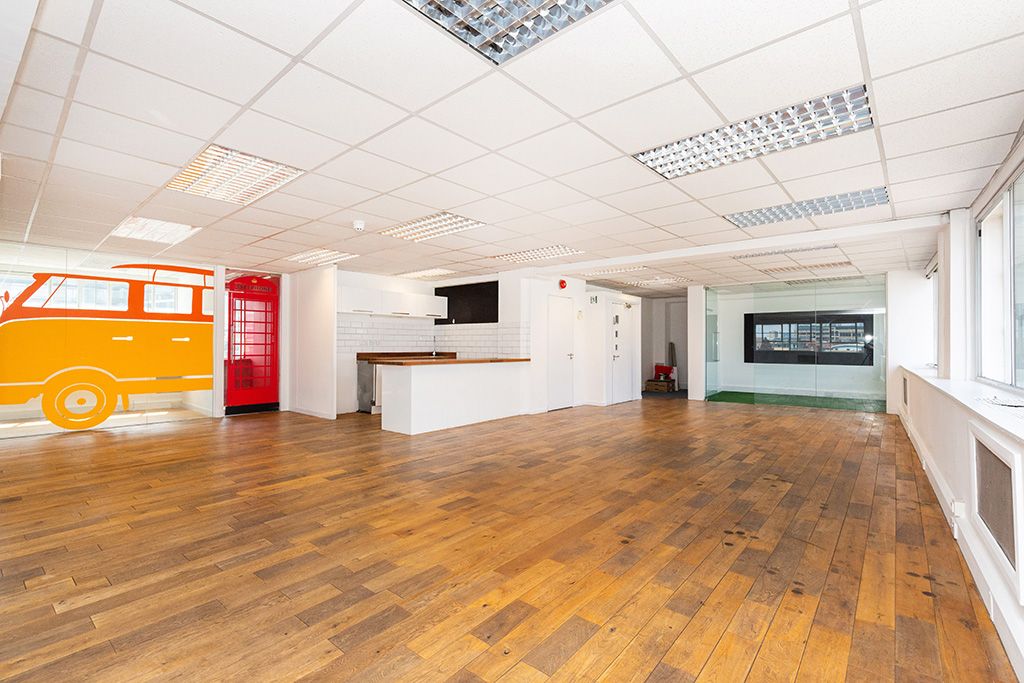 Office to let in London EC2A, £44,566 pa