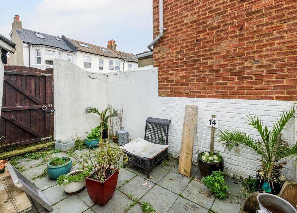2 bed end terrace house for sale in Westbourne Street, Hove BN3, £500,000