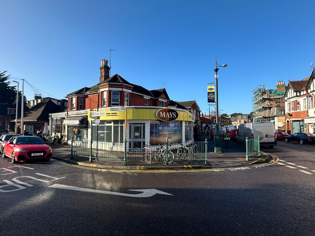 Retail premises to let in Seamoor Road, Bournemouth BH4, £30,000 pa