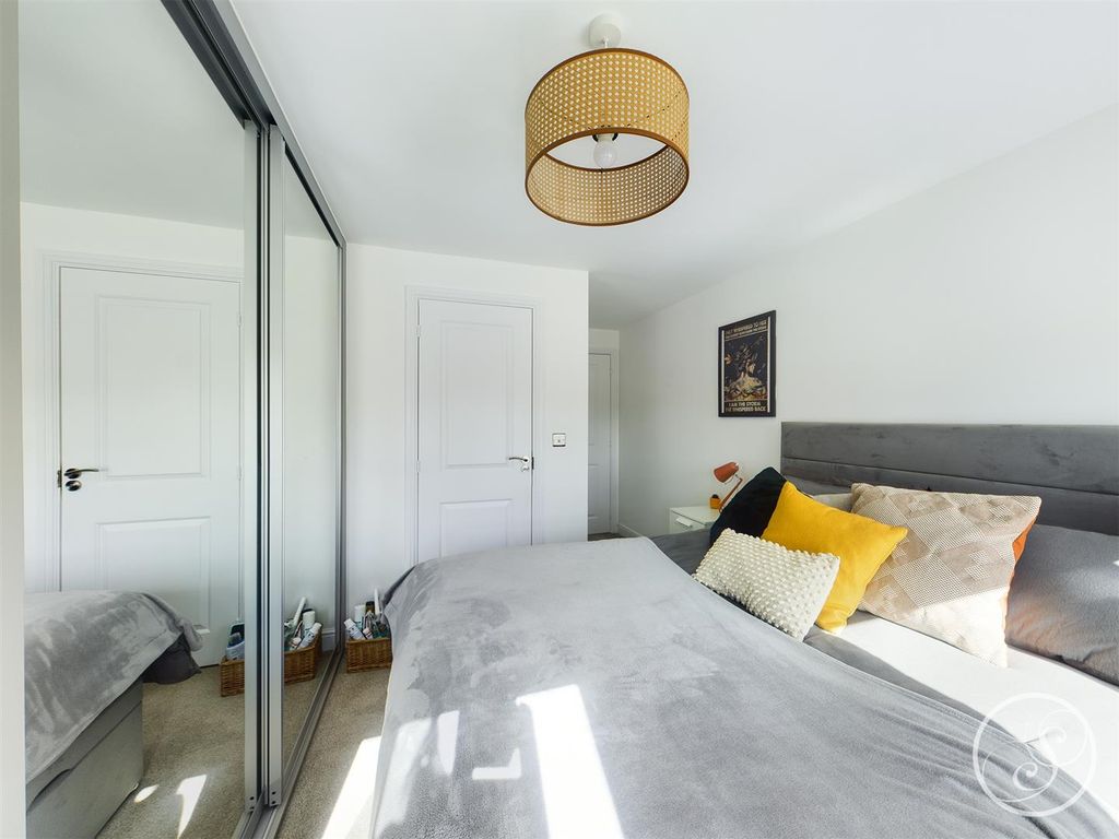 2 bed flat for sale in Barrington Way, Leeds LS15, £255,000