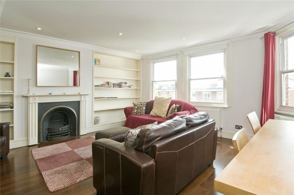 2 bed flat for sale in Blythe Road, London W14, £500,000