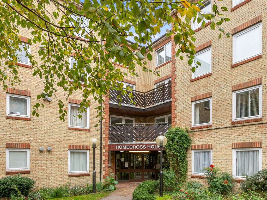 1 bed flat for sale in Homecross House, London W4, £315,000