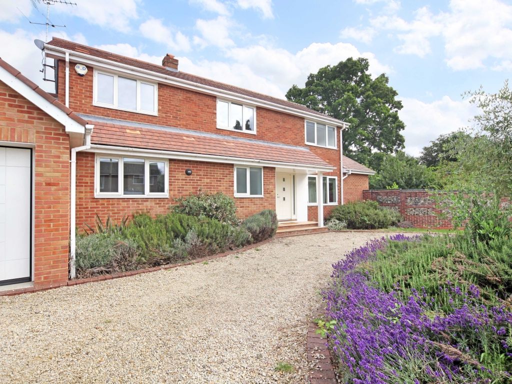 4 bed detached house to rent in Pound Lane, Marlow SL7, £3,800 pcm