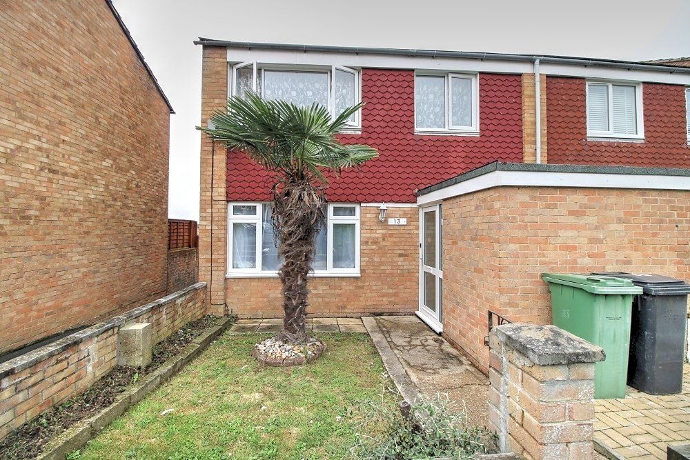 3 bed end terrace house for sale in Primrose Close, Eastbourne BN23, £235,000